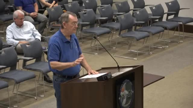 Miami Lakes residents voice concerns over lakefront construction project