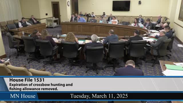 Minnesota lawmakers push to extend crossbow hunting law for archery season