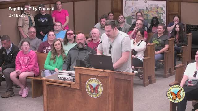 Papillion City Council considers ordinance to allow backyard chickens