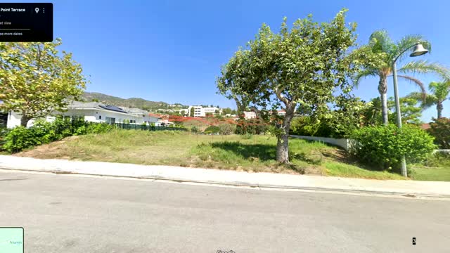 Commission reviews Malibu roof deck revisions addressing neighbor privacy concerns