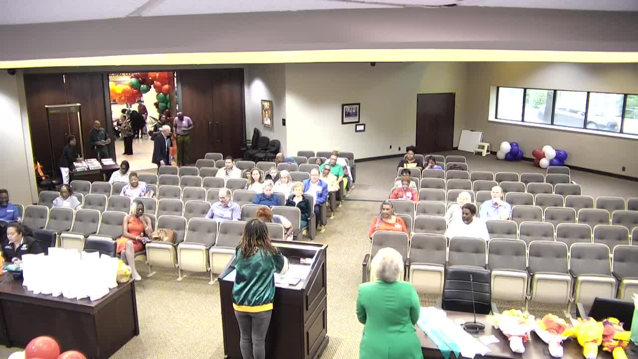 Mayor Rachel Proctor celebrates DeSoto's 76th homecoming anniversary