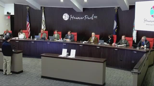 Public Works Director addresses tree removal concerns at Hanover Park meeting