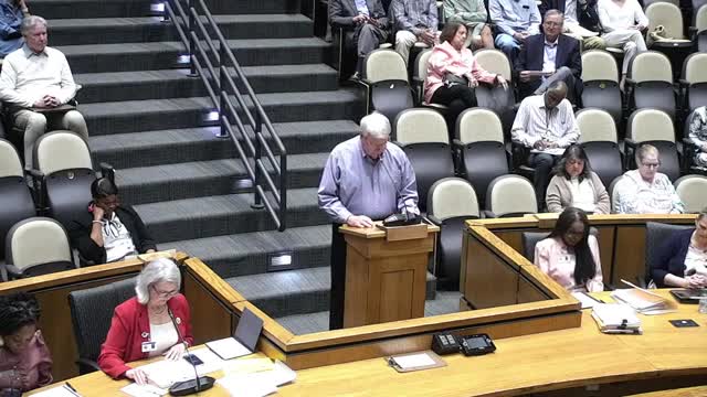 Residents oppose Emerald Coast landfill application citing environmental and capacity concerns