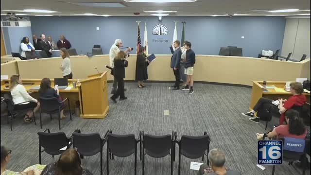 Bobby J Burns inaugurated as Evanston's Fourth Ward council member