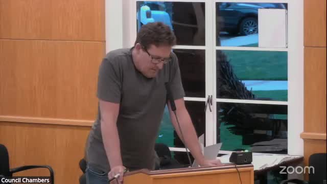 Palos Verdes resident urges fire experts on evacuation and home protection strategies