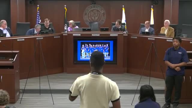 Mayor Richard Irvin honored as Aurora's first Black mayor ahead of administration change