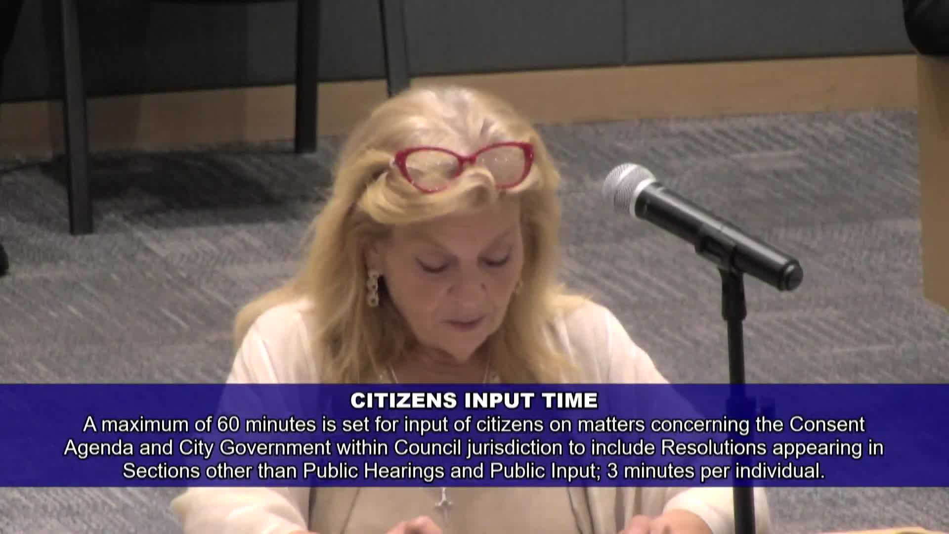 Cape Coral residents demand halt to multifamily zoning changes amidst housing crisis