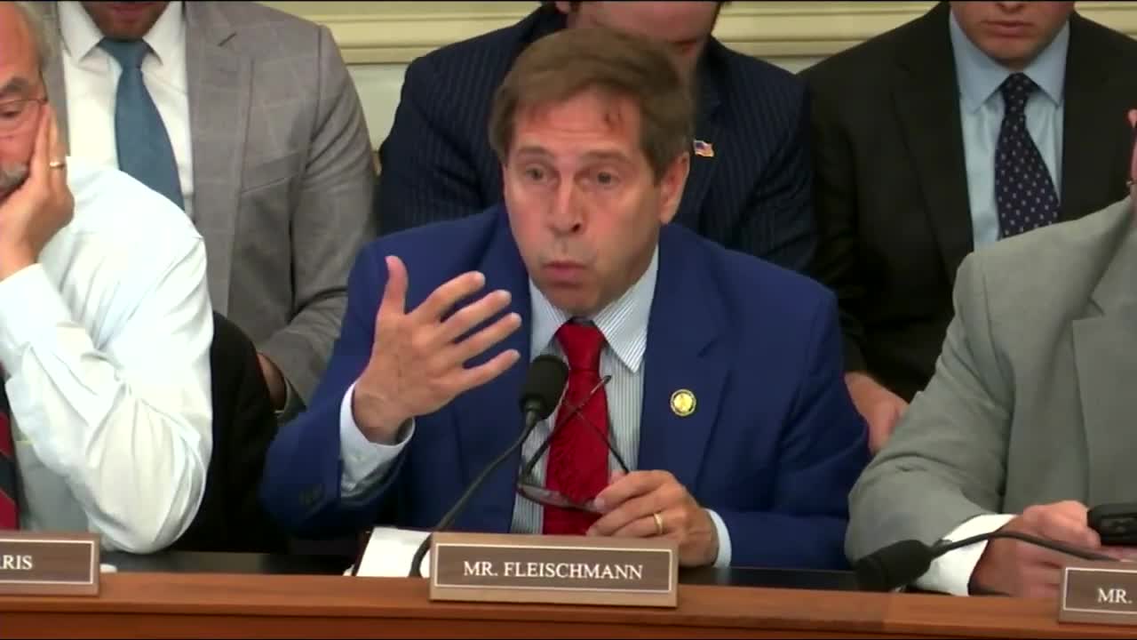 Secretary confirms phased removal of harmful food dyes and fast-tracked substitutes