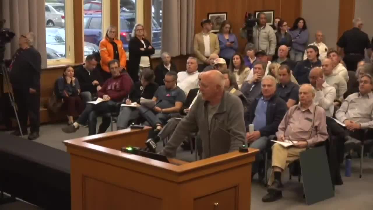 Northbrook committee debates public forum for controversial blue triangle display