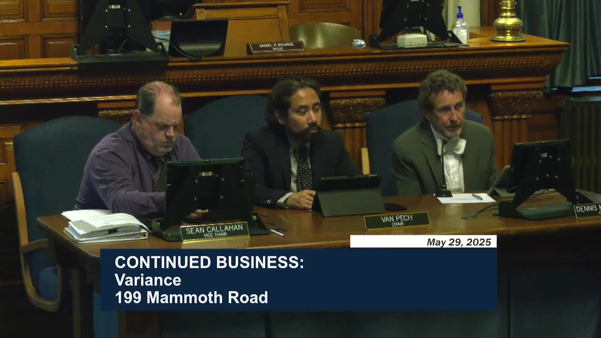 Zoning Board approves variance for ADU at 199 Mammoth Road despite commissioner concerns