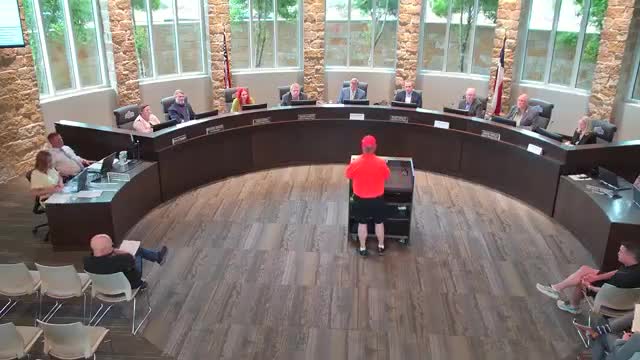 Resident urges city council to block Lafayette Crossing and Cactus Project connections