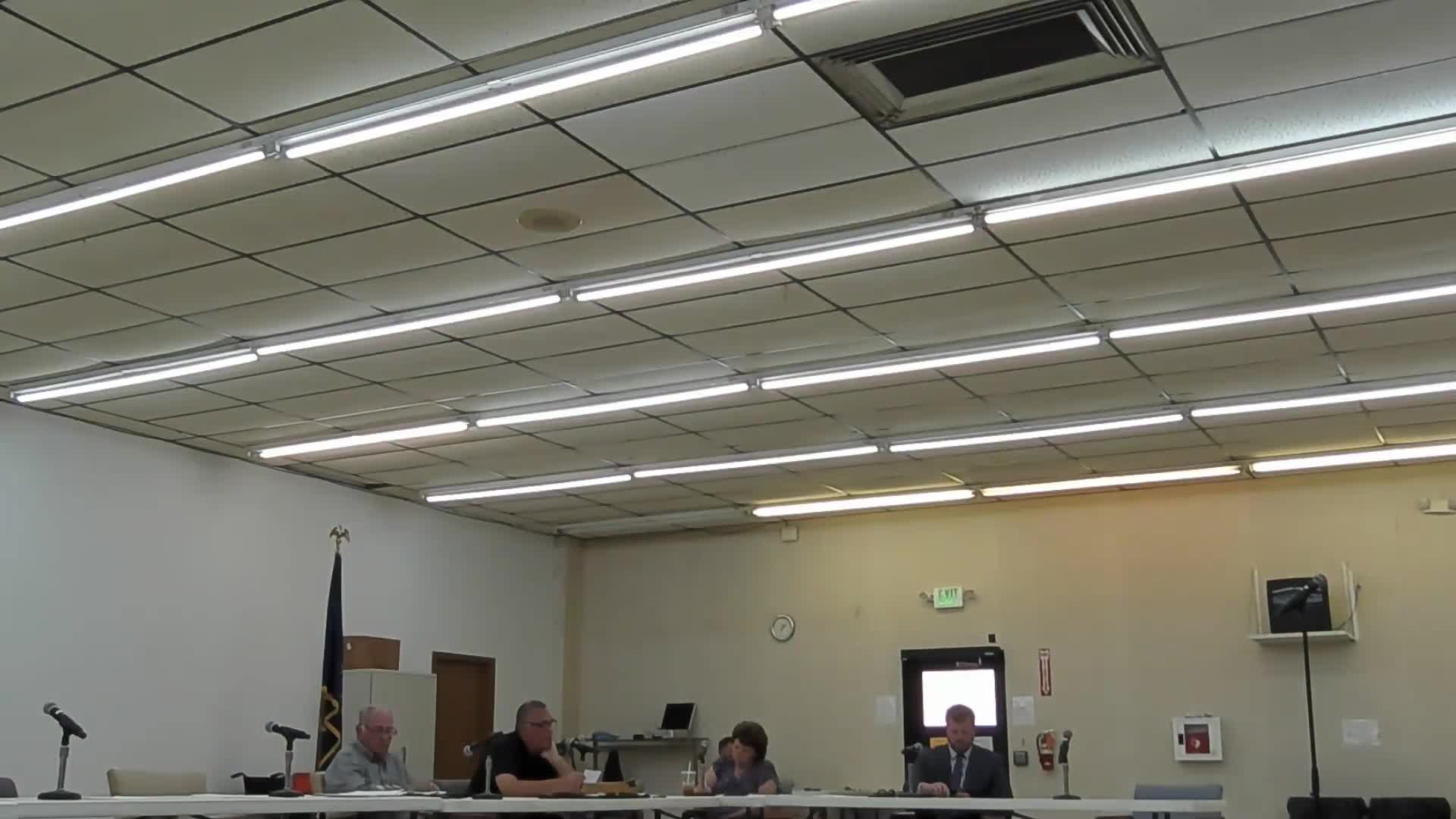 Pulaski County residents demand stricter solar setback regulations during public hearing
