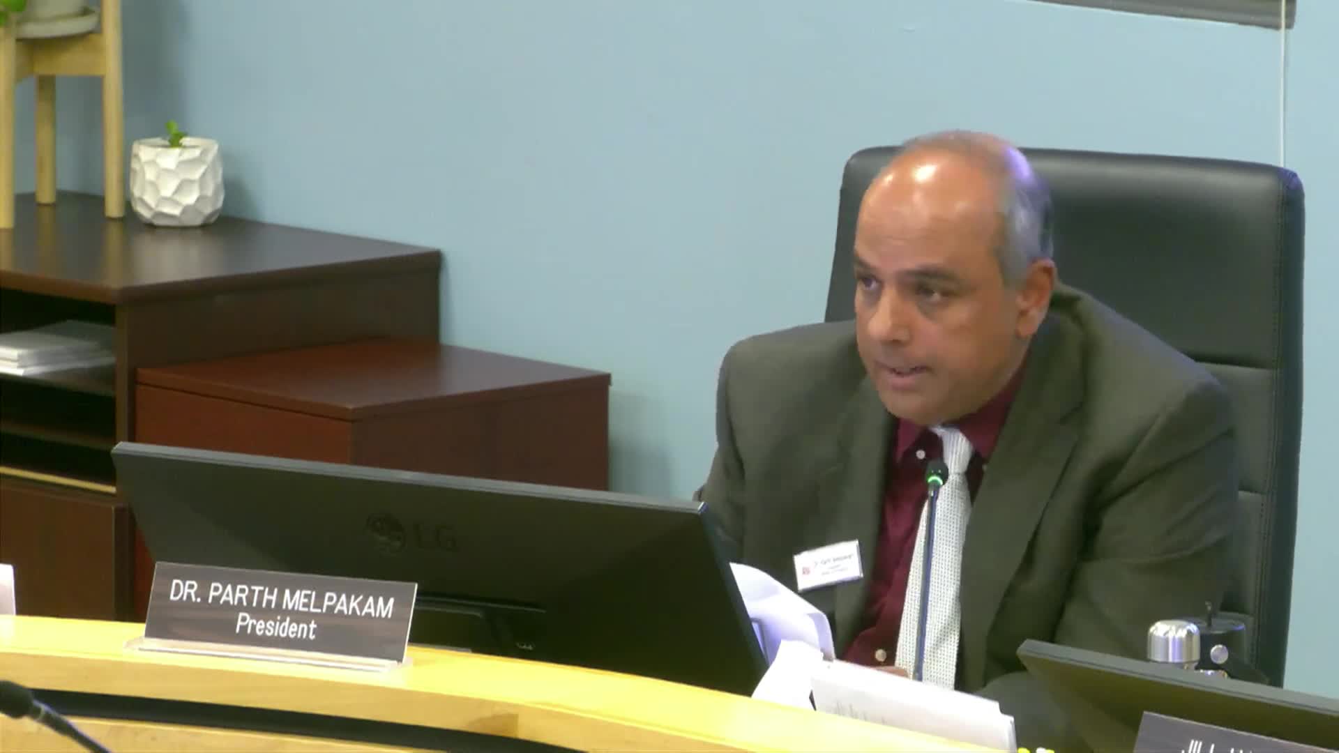 Board of Education unanimously approves East Hills and Spruce Community School charter applications