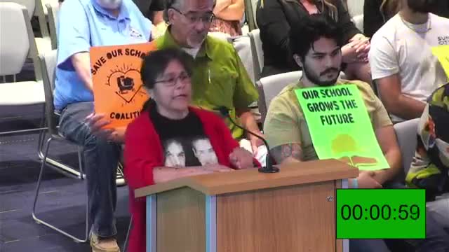 El Paso educators urge board to retain Superintendent Ayavedra's leadership