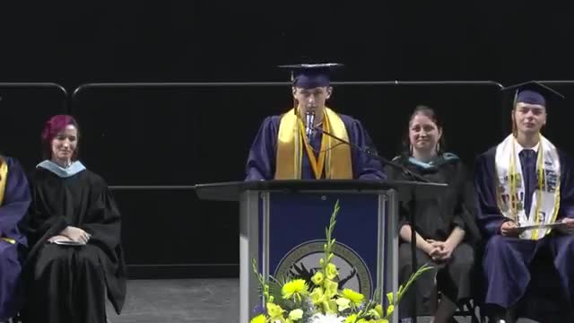 Valedictorian Leighton Martin inspires AHS Class of 2025 with motivational speech