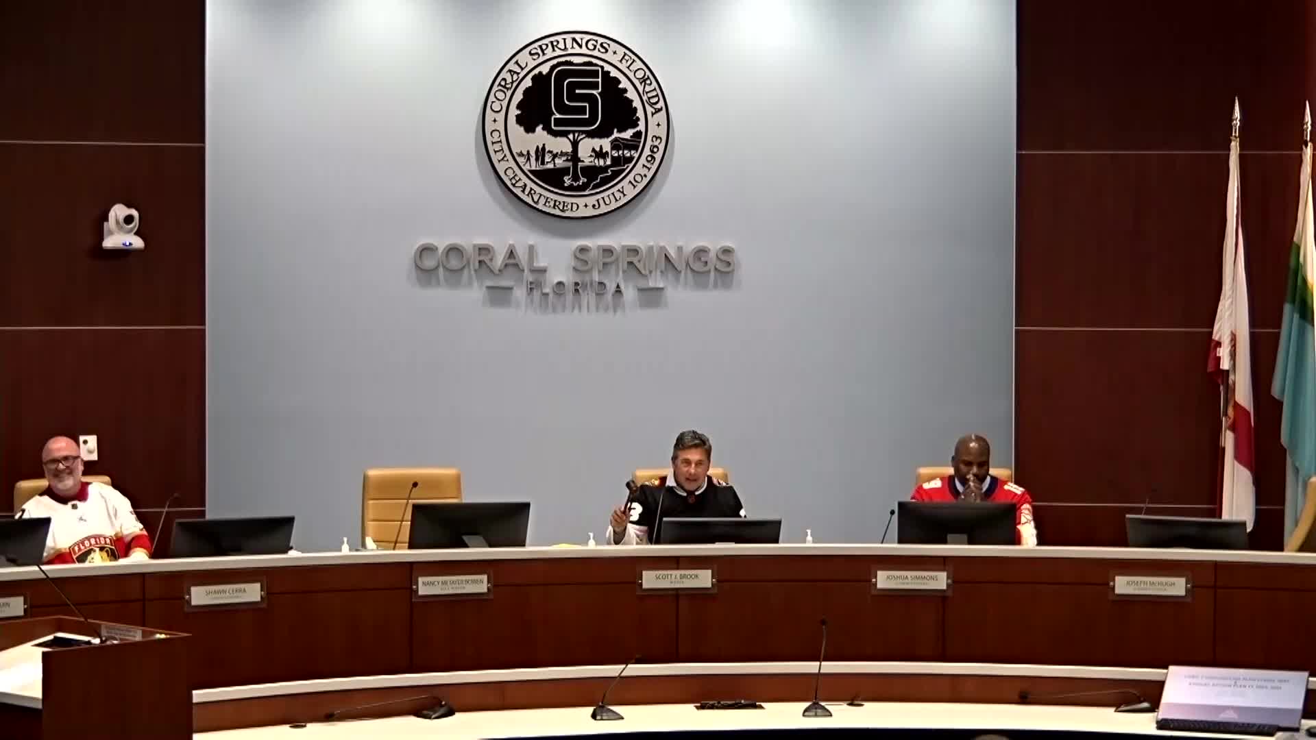 Mayor Brooke leads moment of silence during city council meeting